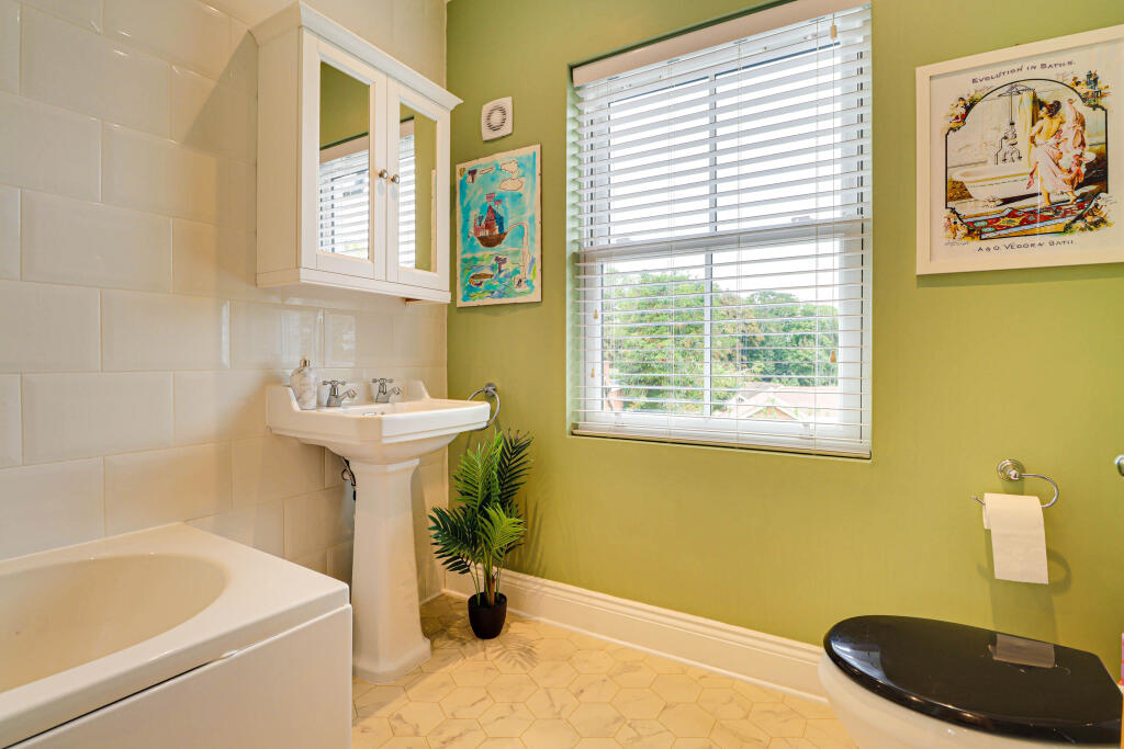 Additional image 14 of Moreton End Lane, Harpenden, AL5