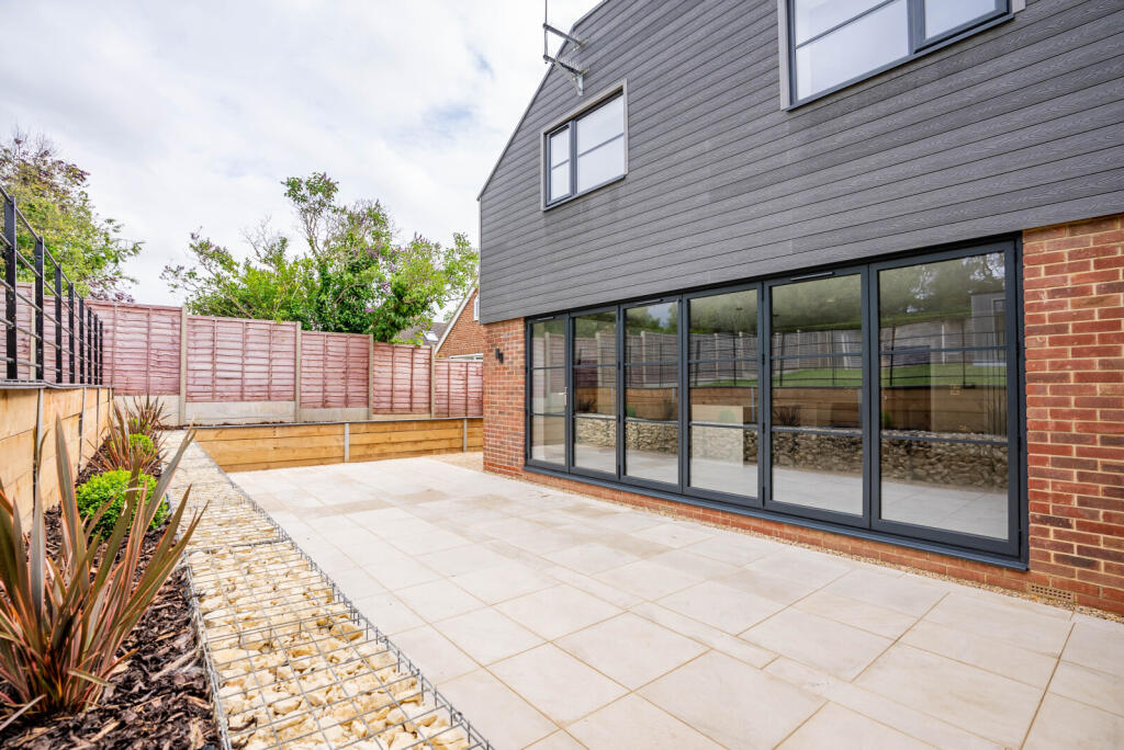 Additional image 18 of Grove Road, Harpenden, Hertfordshire, AL5