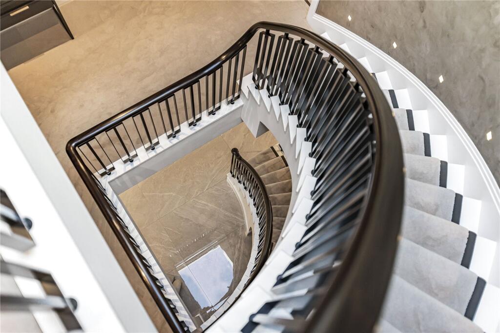 Additional image 28 of Brookmans Avenue, Brookmans Park, Hertfordshire, AL9