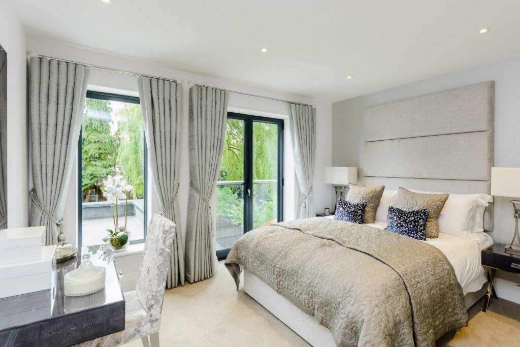 Additional image 8 of Upland Drive, Brookmans Park, Hertfordshire, AL9
