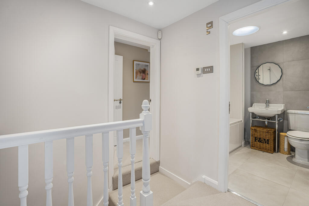 Additional image 17 of Vale Close, Harpenden, Hertfordshire, AL5