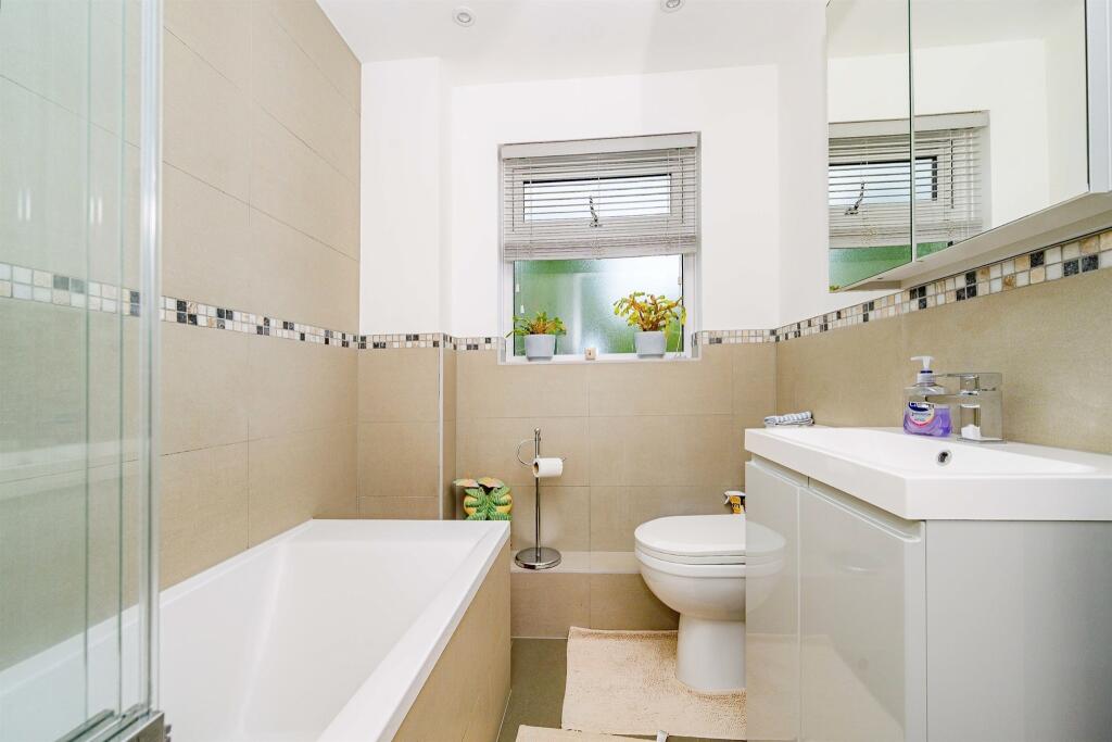 Additional image 8 of Nash Close, North Mymms, Hatfield