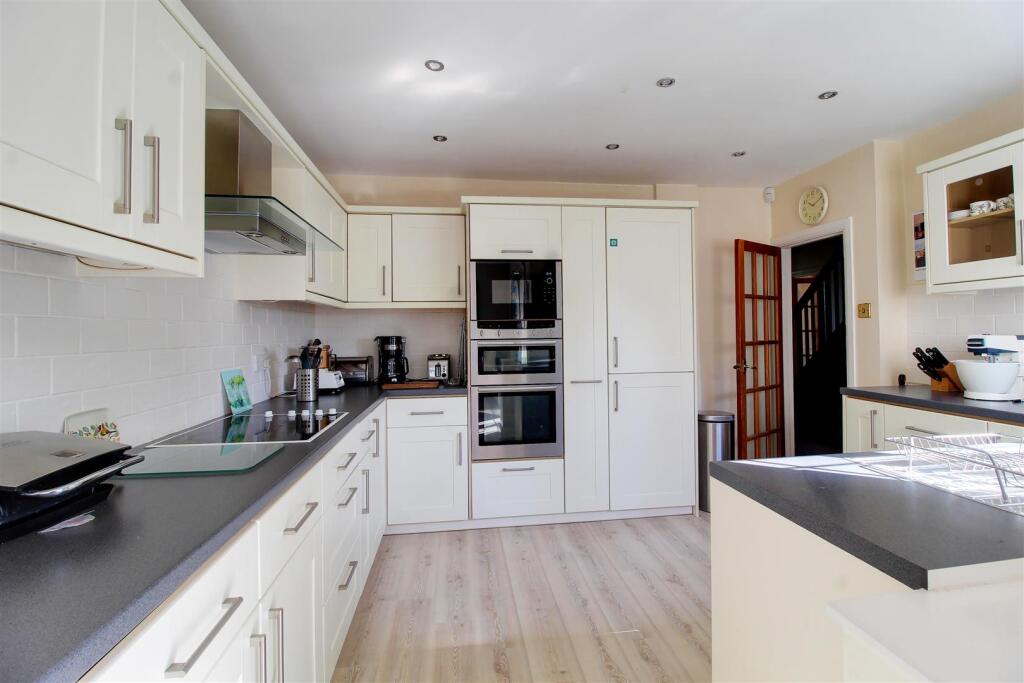 Additional image 13 of Moffats Lane, Brookmans Park