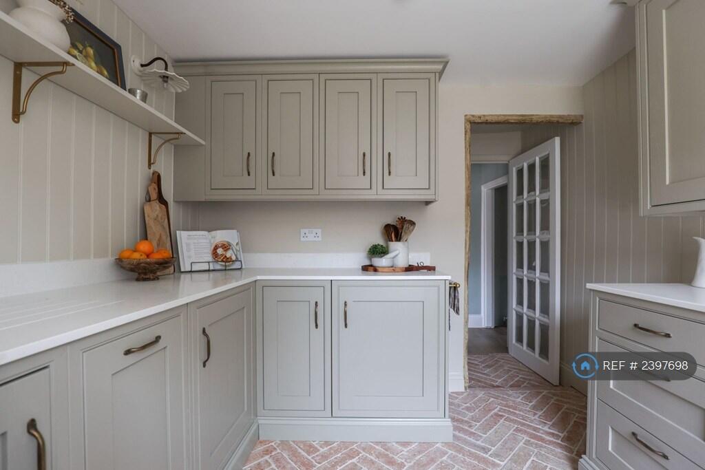 Additional image 8 of High Street, Harpenden, AL5
