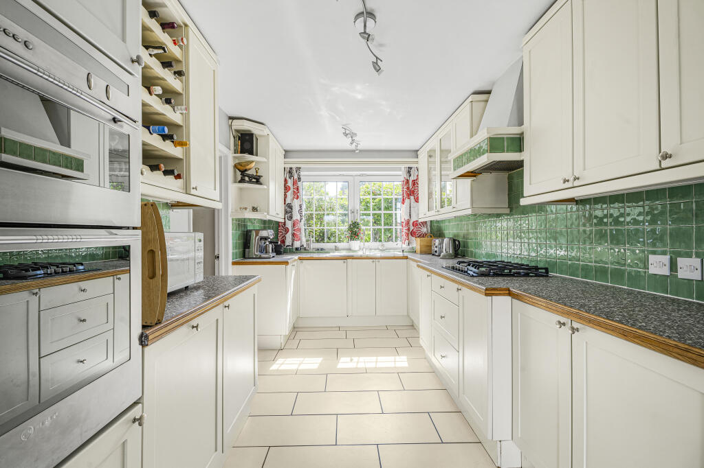 Additional image 4 of Hartwell Gardens, Harpenden, Hertfordshire, AL5