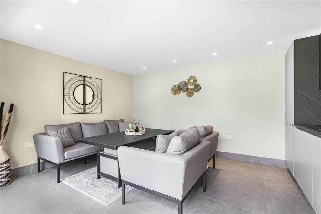 Additional image 34 of Brookmans Avenue, Brookmans Park, Hertfordshire, AL9