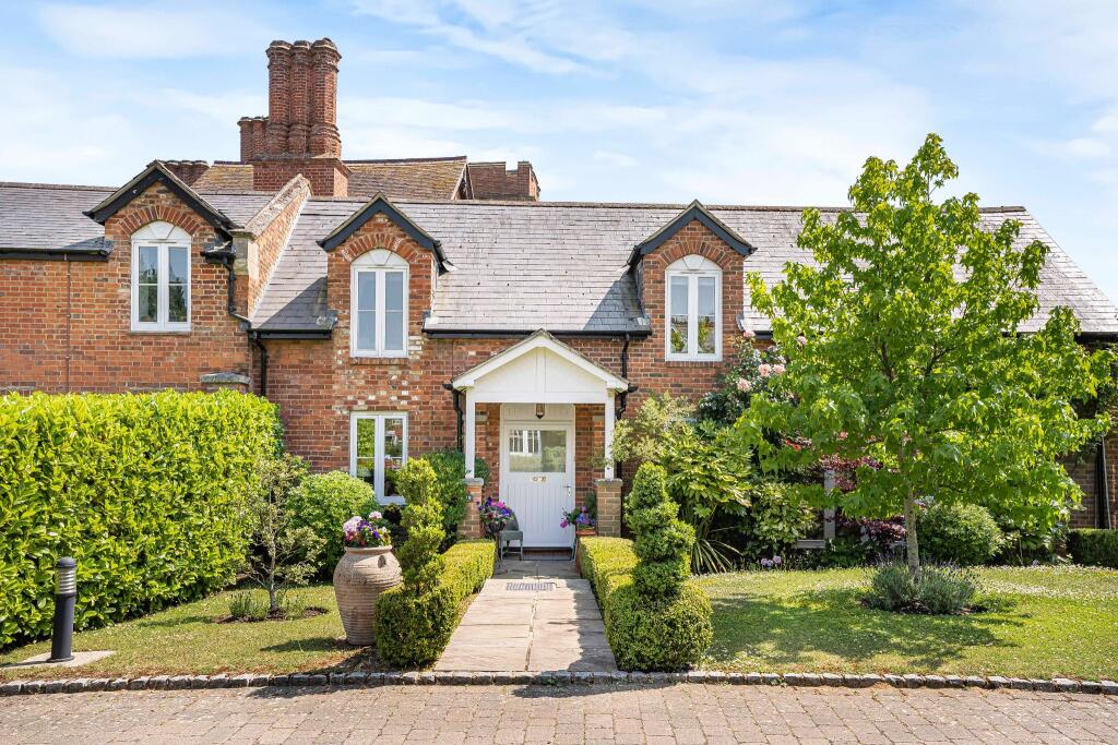 Property image for The Courtyard, Bedwell Park Cucumber Lane, Essendon, AL9