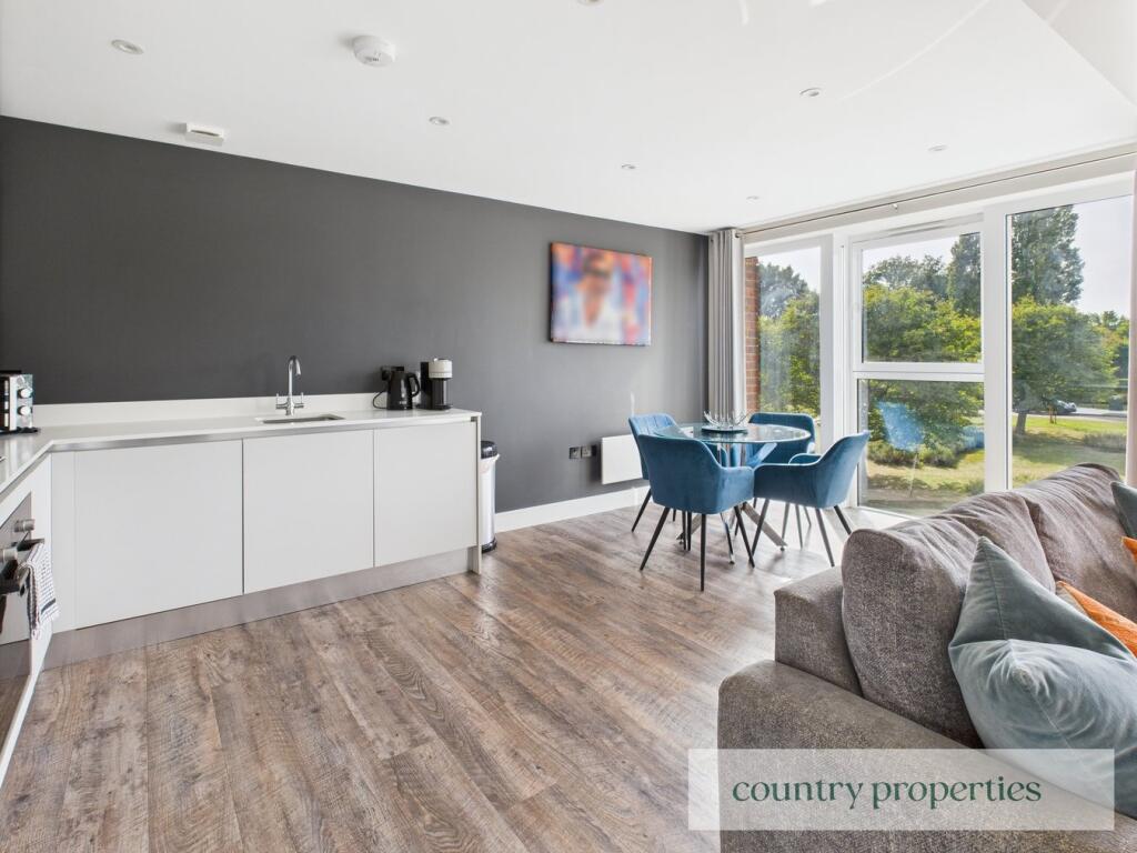 Additional image 5 of Parkway, Welwyn Garden City, AL8