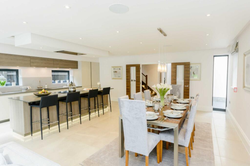 Additional image 3 of Upland Drive, Brookmans Park, Hertfordshire, AL9