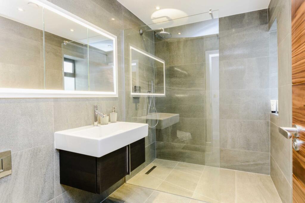 Additional image 11 of Upland Drive, Brookmans Park, Hertfordshire, AL9