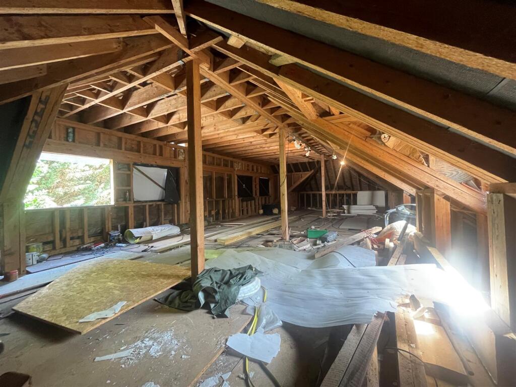 Additional image 20 of Swanland Road, Welham Green