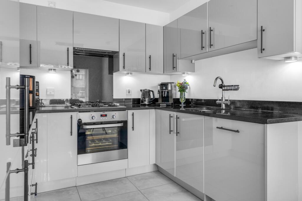 Additional image 7 of Queens Avenue, Welwyn Garden City, Hertfordshire, AL7