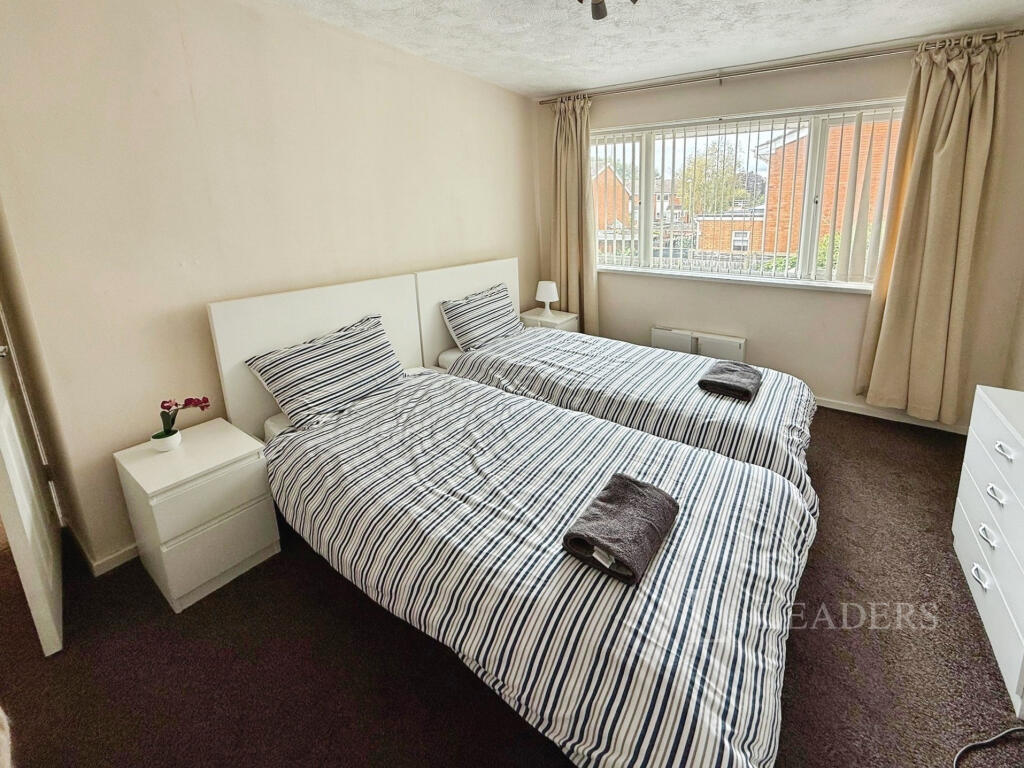 Additional image 9 of Fastmoor Oval, B33