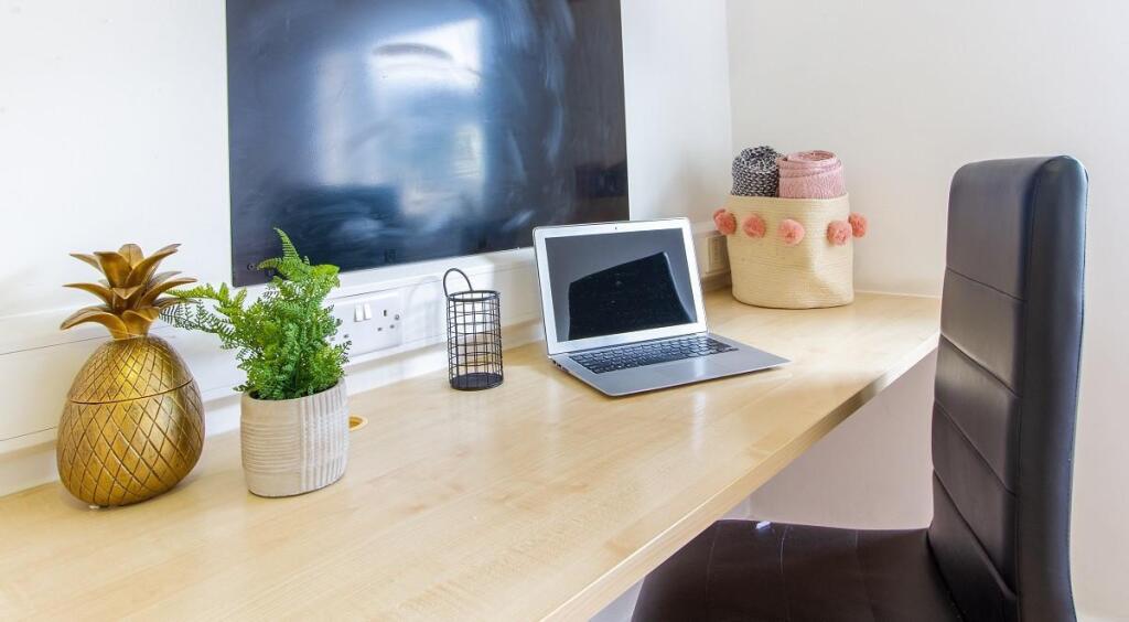 Additional image 3 of Birmingham | Student | September | B19