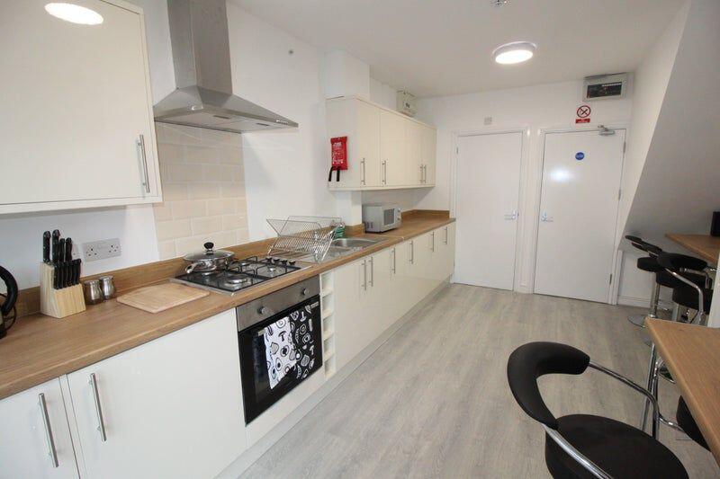 Additional image 9 of Room 2