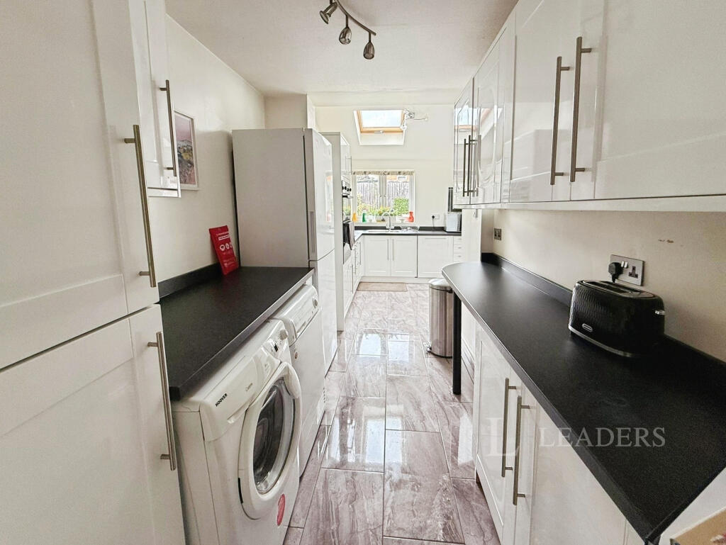 Additional image 4 of Fastmoor Oval, B33