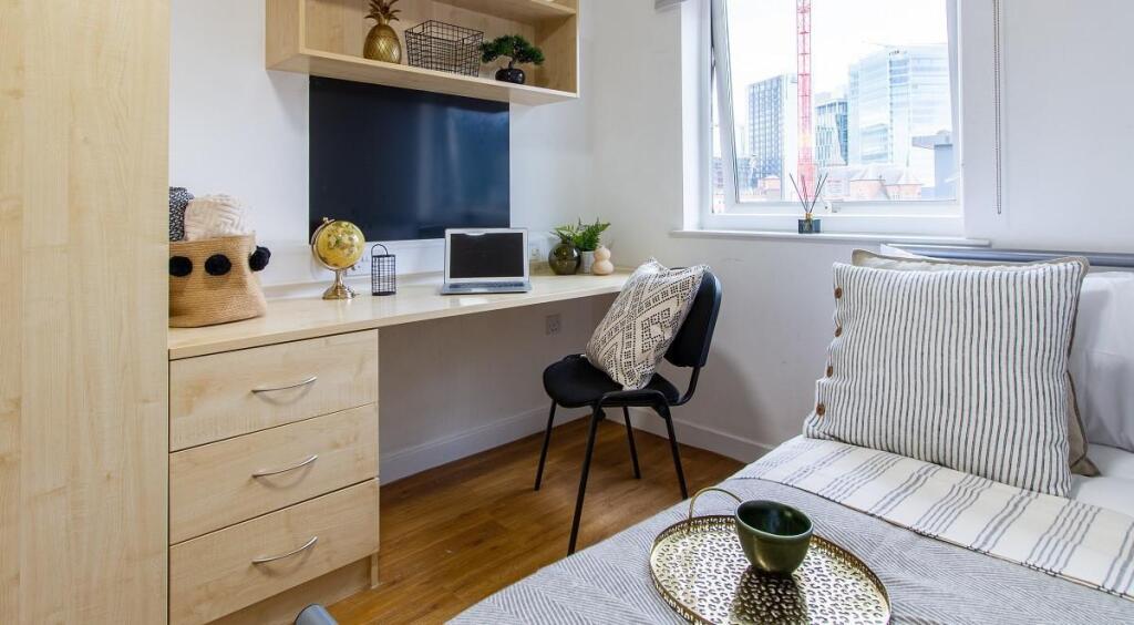 Additional image 3 of Birmingham | Student | September | B19