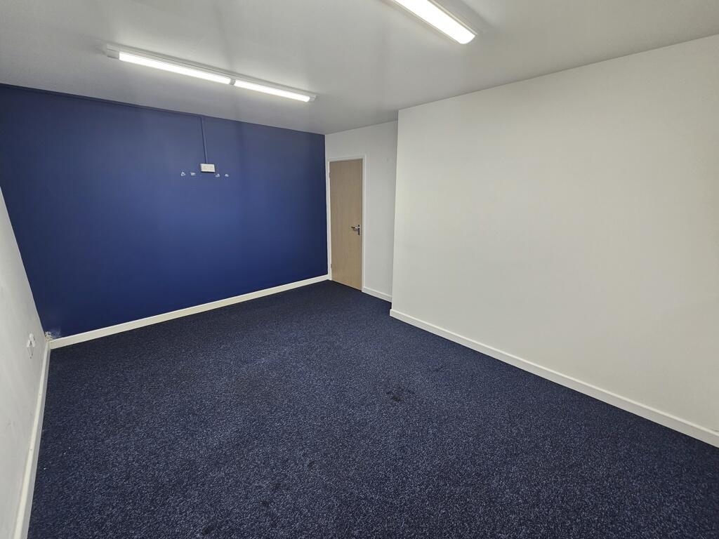 Additional image 5 of Unit 17, Aston Fields Industrial Estate, Aston Road, Bromsgrove, Worcestershire, B60