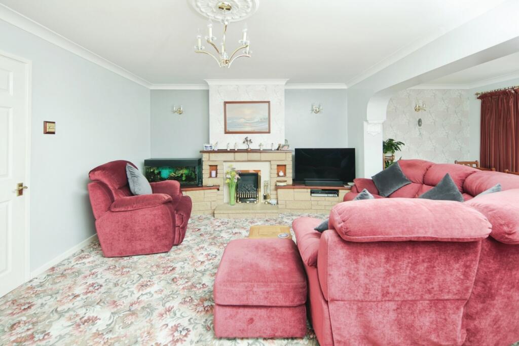 Additional image 3 of Hill Side, Kingsbury, Tamworth, Warwickshire, B78