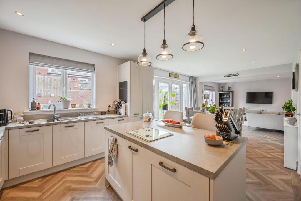 Additional image 7 of Rangemoor Crescent, Amington, Tamworth