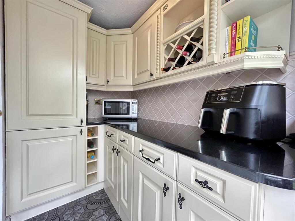 Additional image 10 of Ross, Rowley Regis