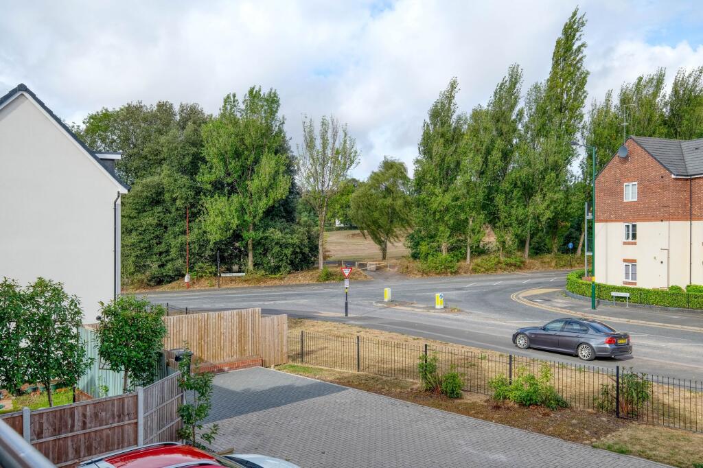 Additional image 14 of Groveley Lane, Cofton Hackett, B45