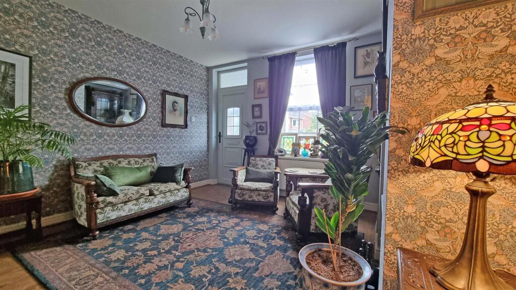 Additional image 2 of May Lane, Hollywood