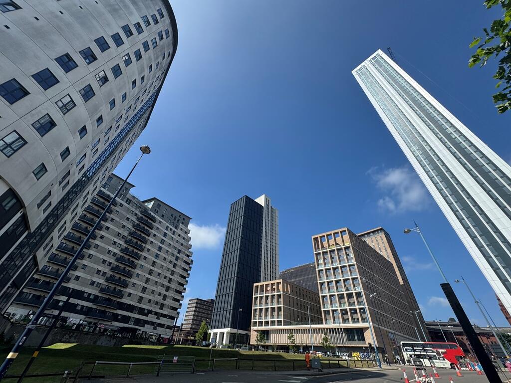 Additional image 5 of Masshouse Large Corner 2 Bed With Balcony And Parking