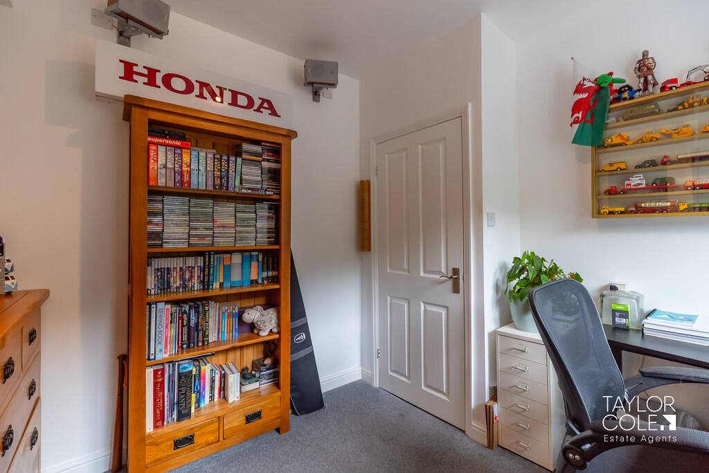 Additional image 19 of Watling Street, Hints