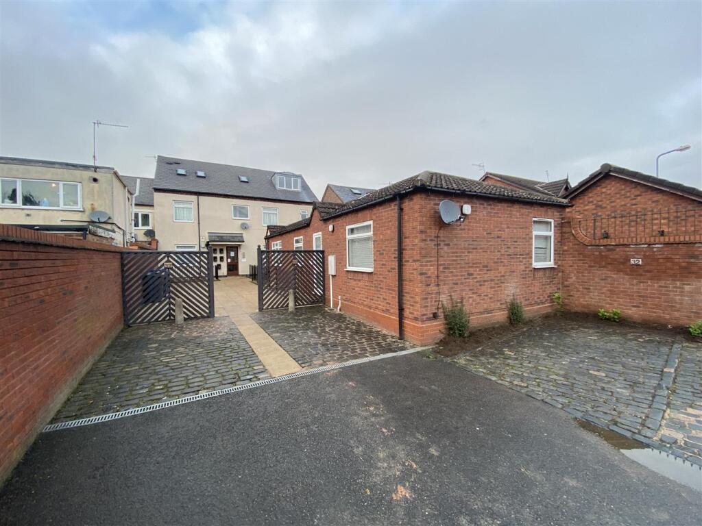 Additional image 9 of Spinners End Drive, Cradley Heath, West Midlands