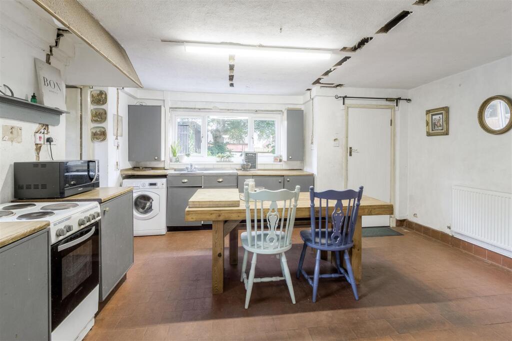 Additional image 3 of 19 Cottage Lane, Coleshill, B46