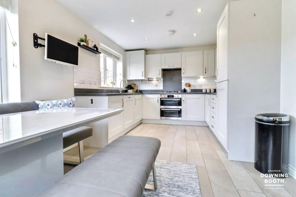 Additional image 12 of Carter Close, Tamworth, B79 8UE - Beautifully Presented Detached Home
