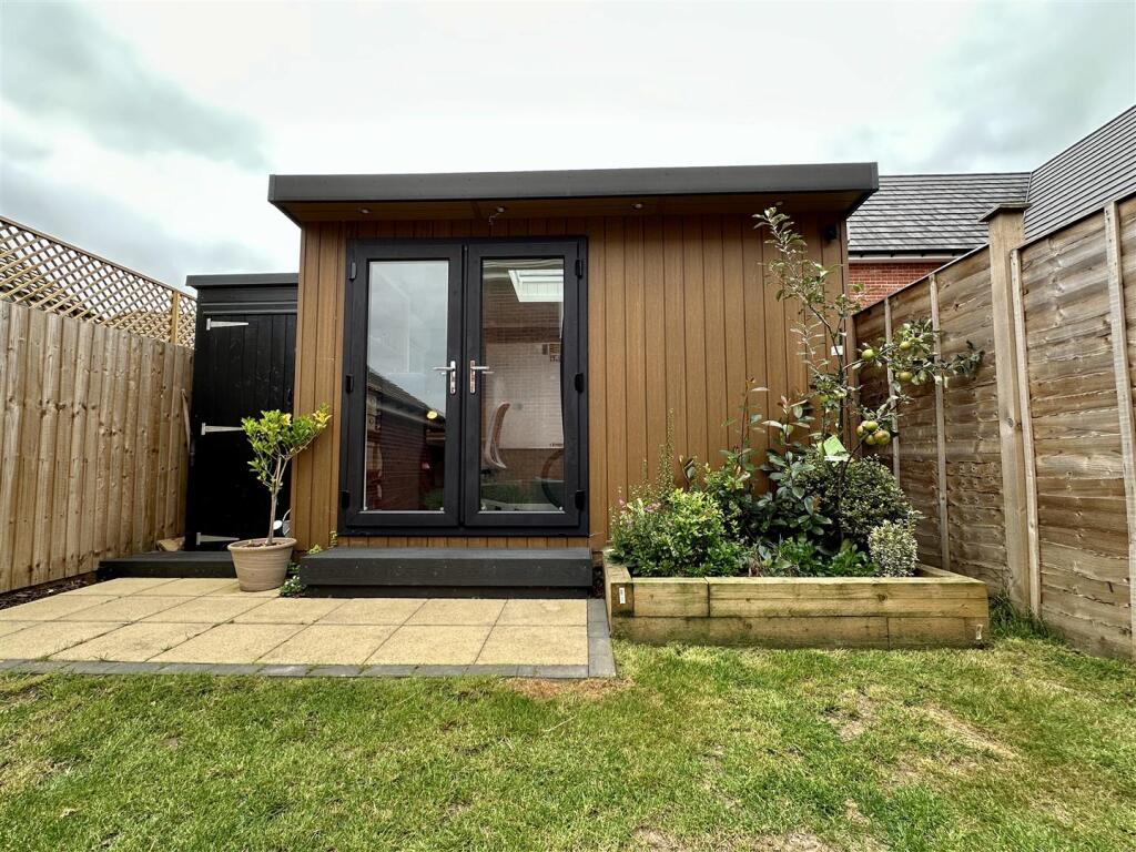 Additional image 11 of Mayors Drive, Alcester