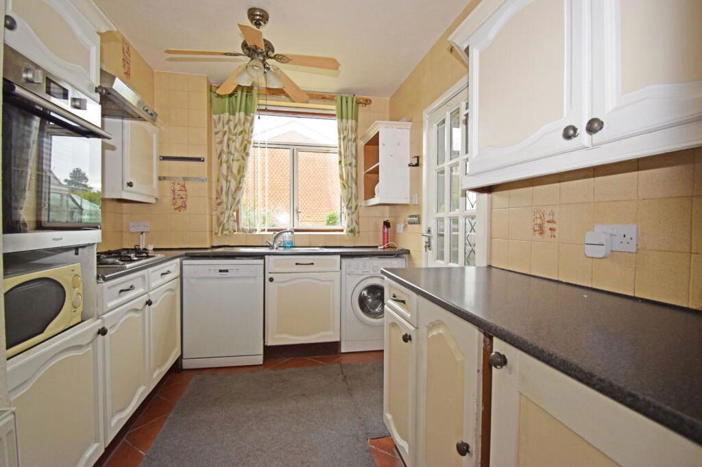 Additional image 5 of 31 Eldorado Close, Studley, Warwickshire, B80 7HP