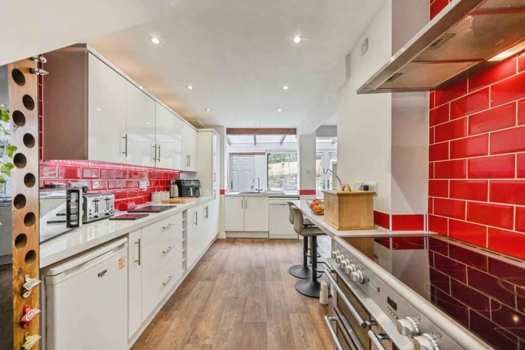 Additional image 7 of Woodlands Close, Dordon, Tamworth, Warwickshire