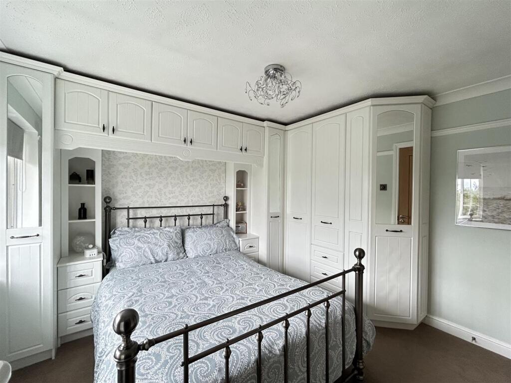 Additional image 17 of Ross, Rowley Regis