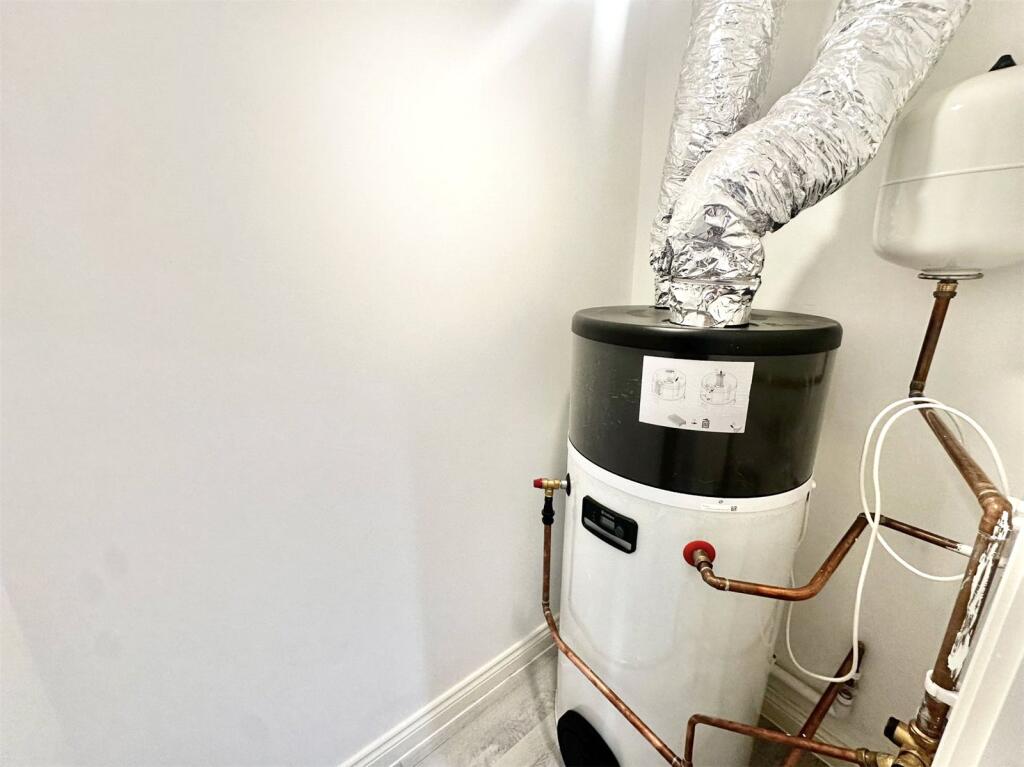 Additional image 8 of The Woodlands, Oldbury, West Midlands, B68