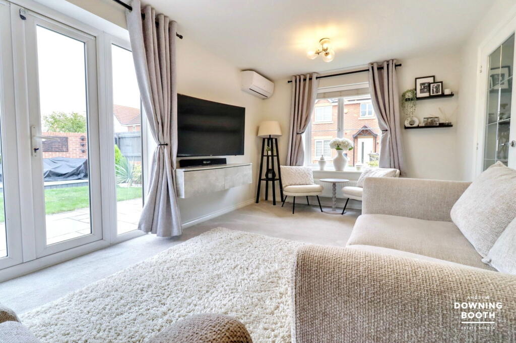 Additional image 3 of Carter Close, Tamworth, B79 8UE - Beautifully Presented Detached Home