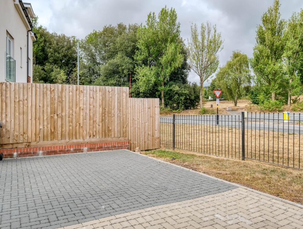 Additional image 32 of Groveley Lane, Cofton Hackett, B45