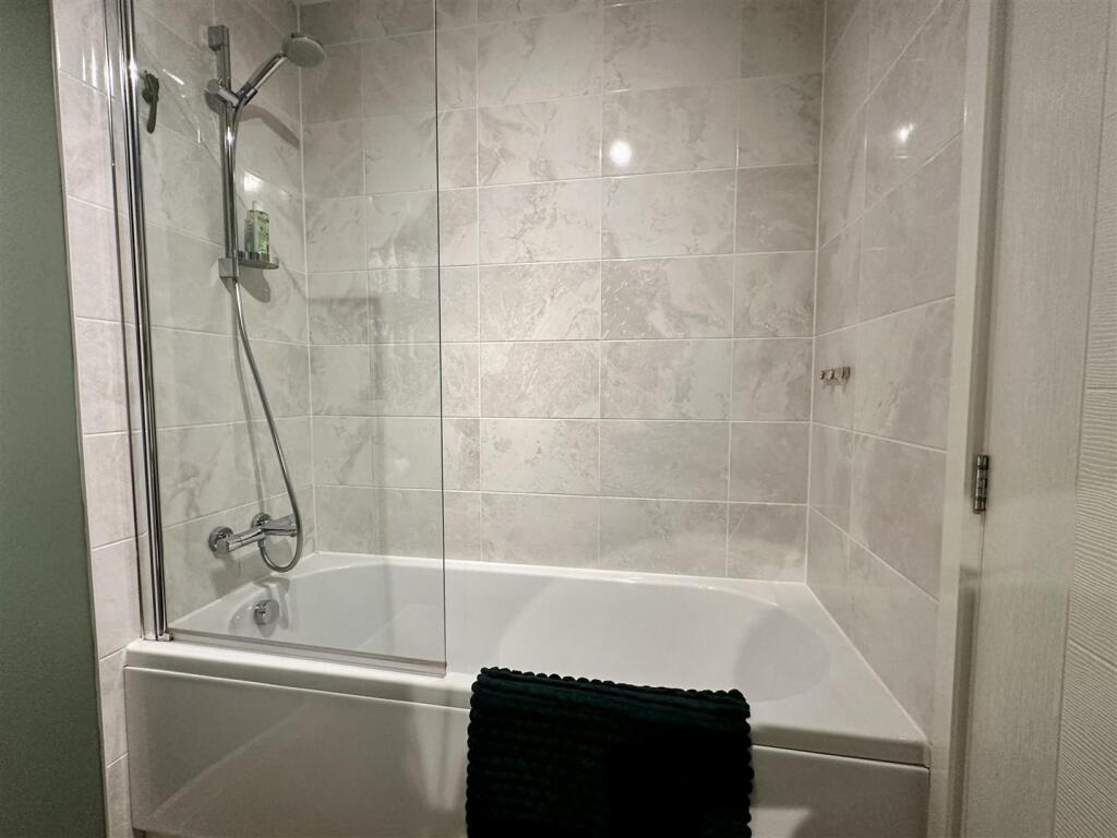 Additional image 19 of Mayors Drive, Alcester