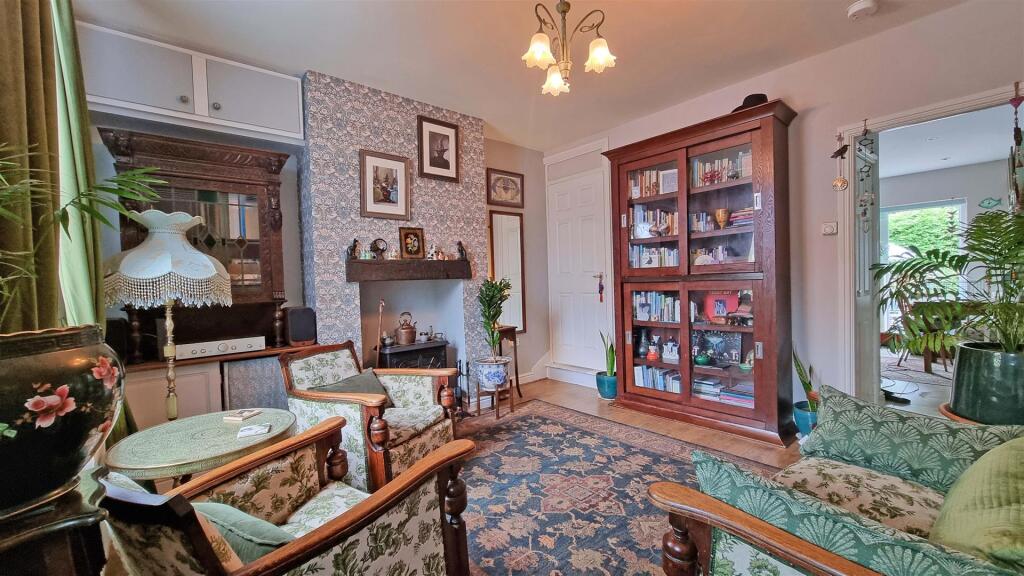 Additional image 3 of May Lane, Hollywood