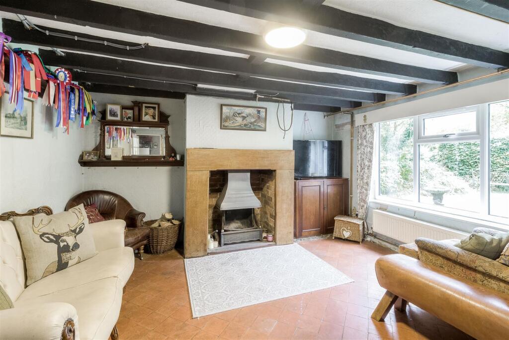 Additional image 2 of 19 Cottage Lane, Coleshill, B46