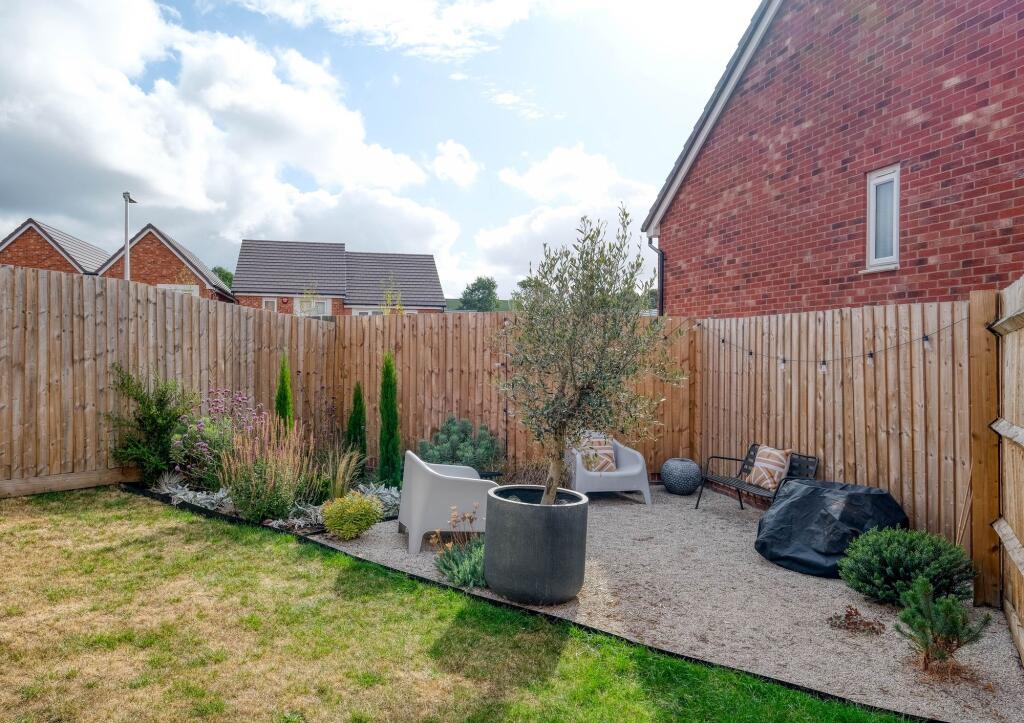 Additional image 29 of Groveley Lane, Cofton Hackett, B45