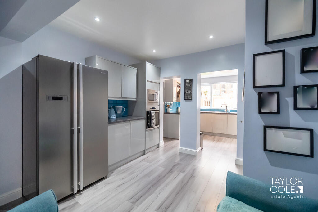 Additional image 11 of Watling Street, Hints