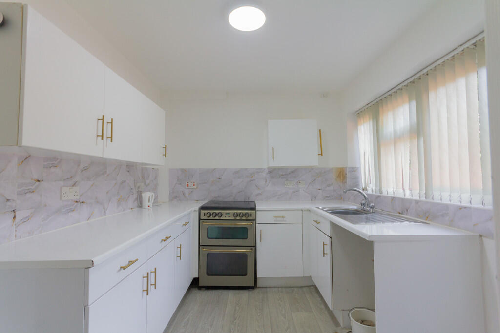 Additional image 3 of Roslyn Close, Smethwick, B66