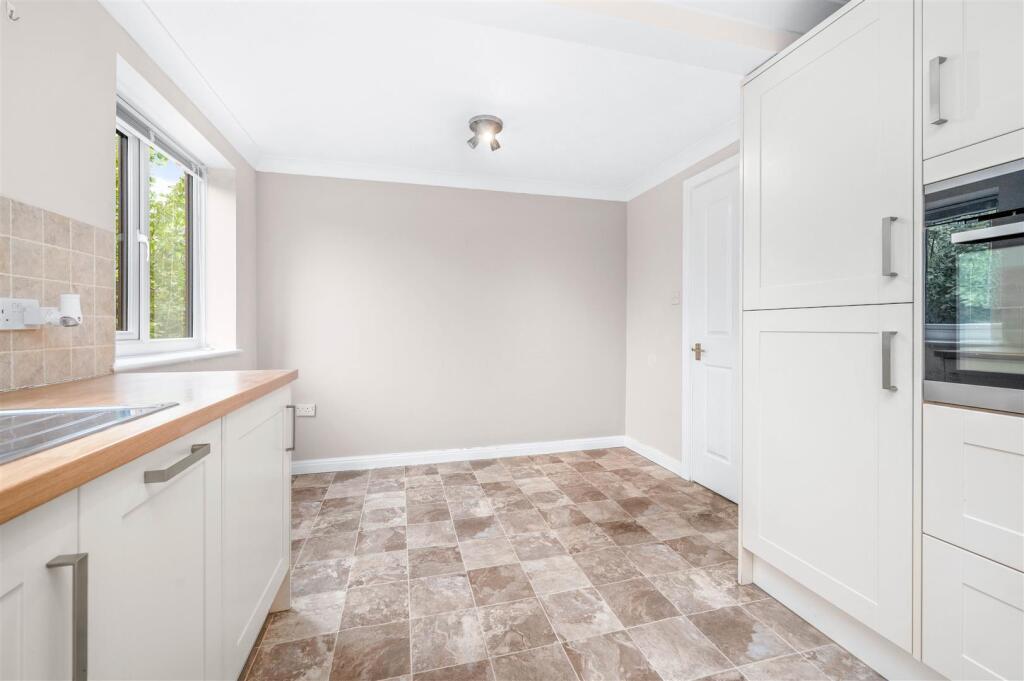 Additional image 14 of Chestnut Walk, Henley-In-Arden