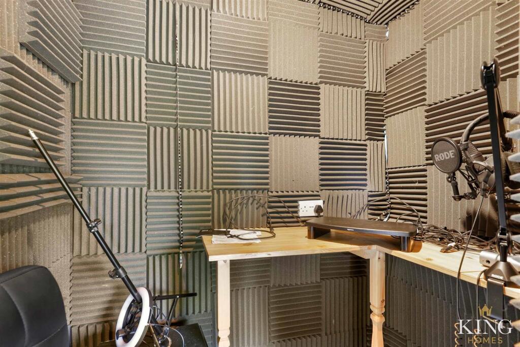 Additional image 27 of Batsford Close, Redditch