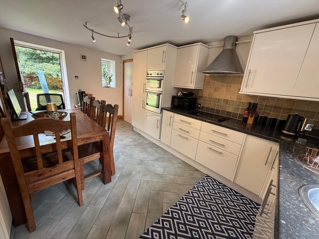 Additional image 6 of Lake Mews, Barwick Park, Yeovil, Somerset, BA22 9TB