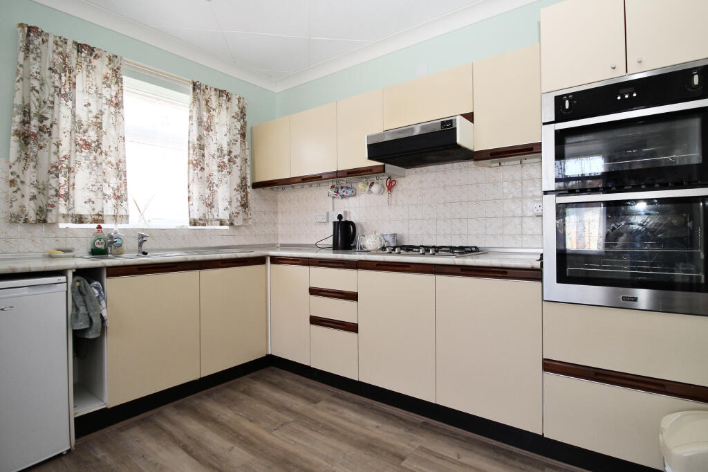 Additional image 4 of Oriel Road, Street