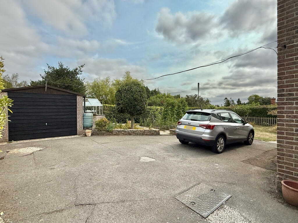 Additional image 40 of Ilchester Road, Yeovil, Somerset